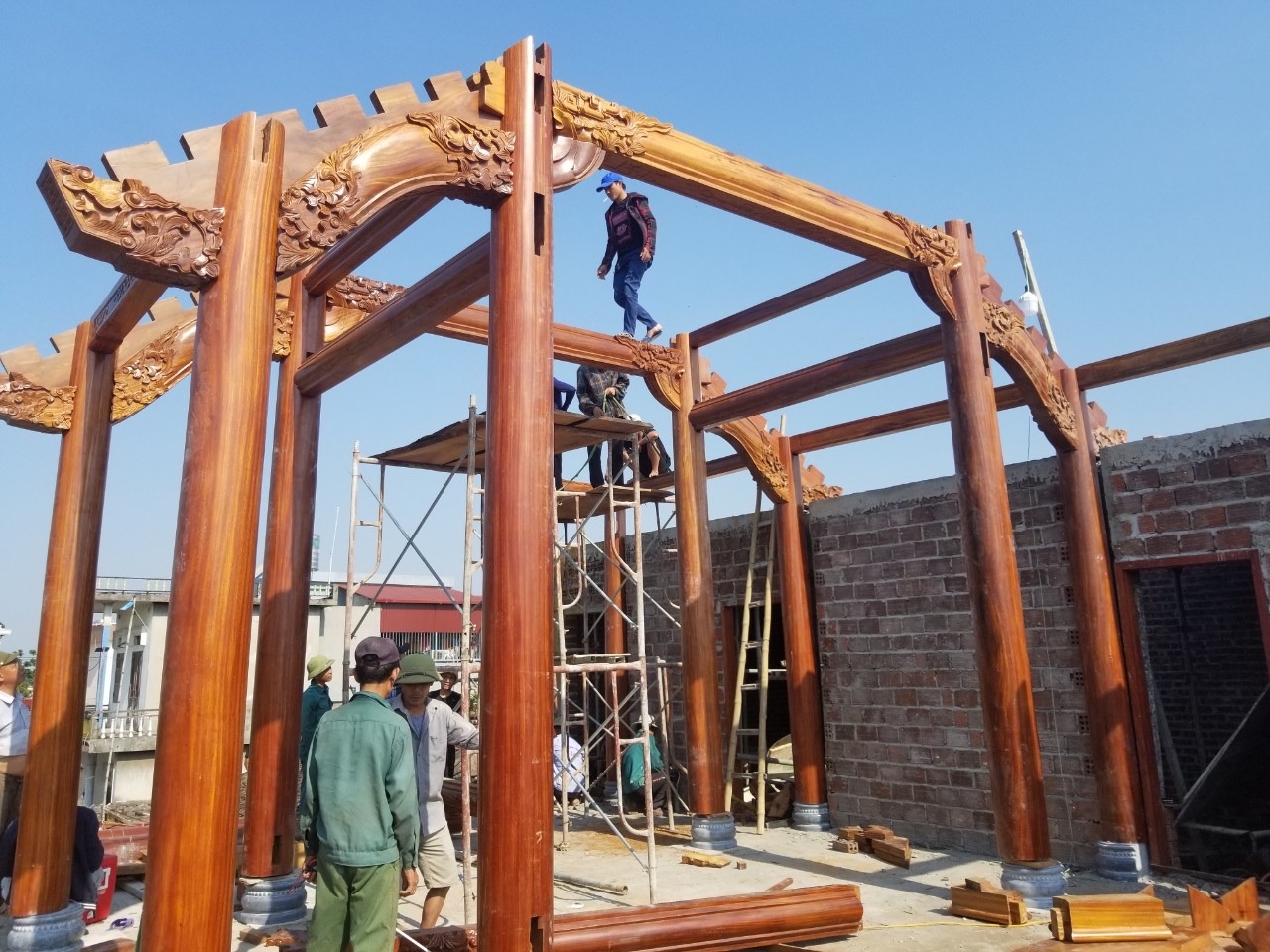 Nội thất nhà gỗ 3 gian