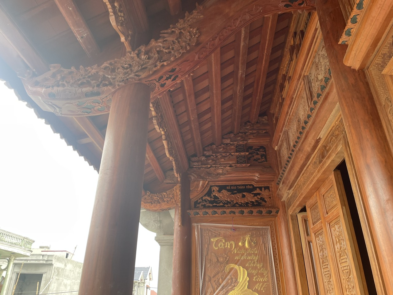 Mái ngói cổ truyền