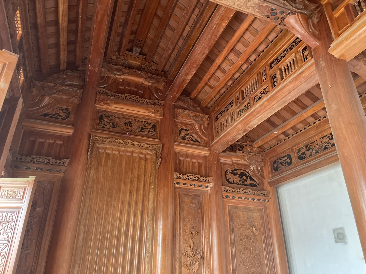 Mái ngói cổ truyền