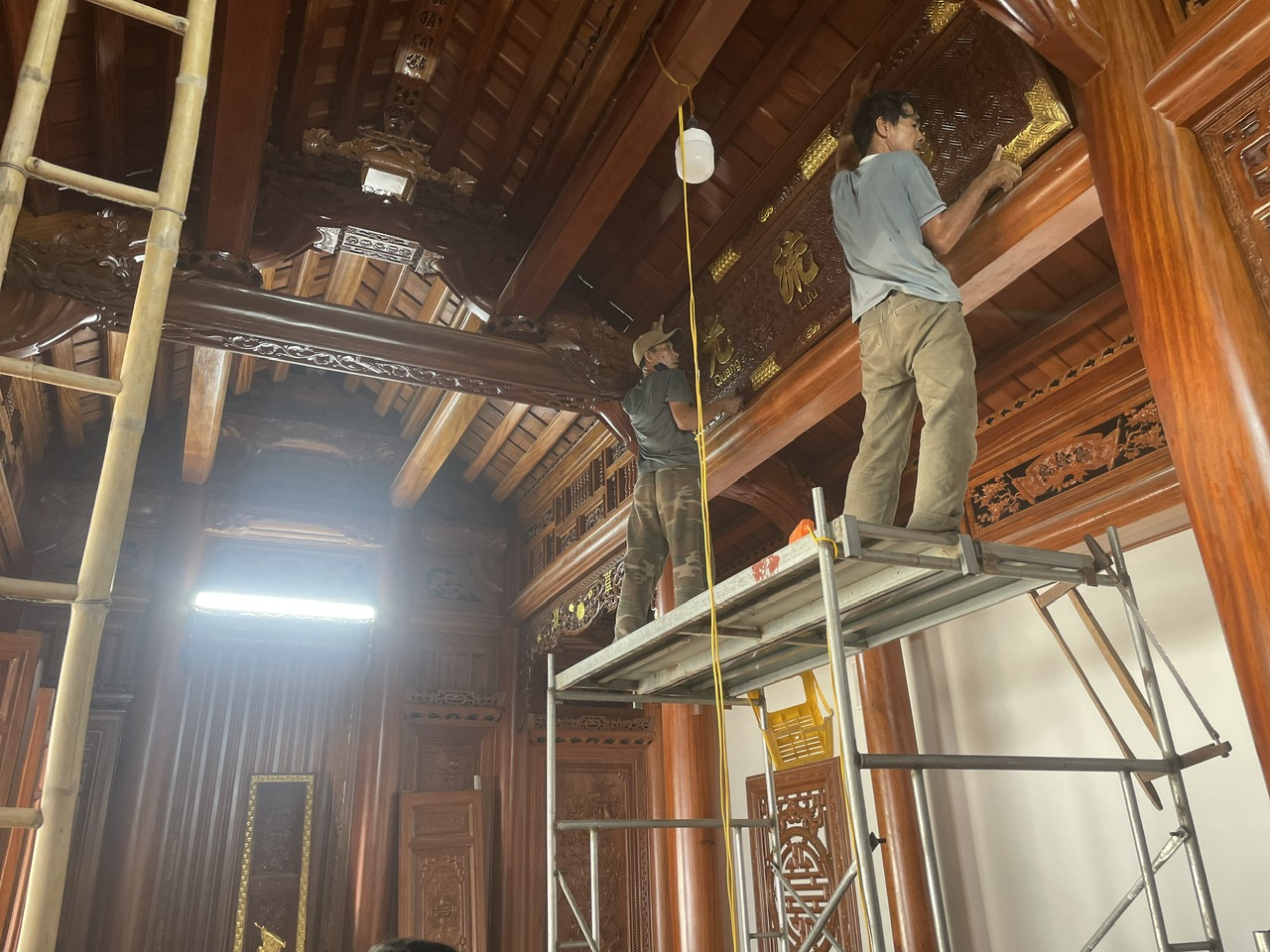 Mái ngói cổ truyền