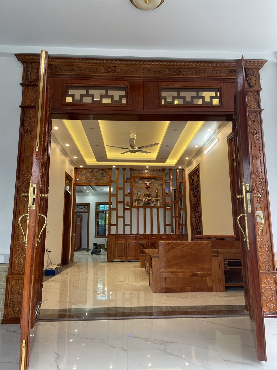 Nhà thờ họ gỗ lim kiến trúc cổ truyền - Nhà Gỗ Xứ Thanh